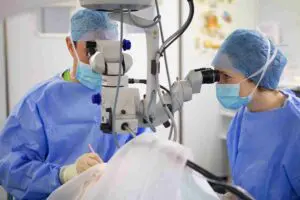 मुंबई में आईसीएल सर्जरी डॉक्टर