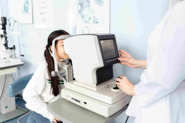 हाइपरोपिक लेसिक: प्रक्रिया, फायदे और जोखिम – Hyperopic Lasik: Procedure, Benefits And Risks In Hindi