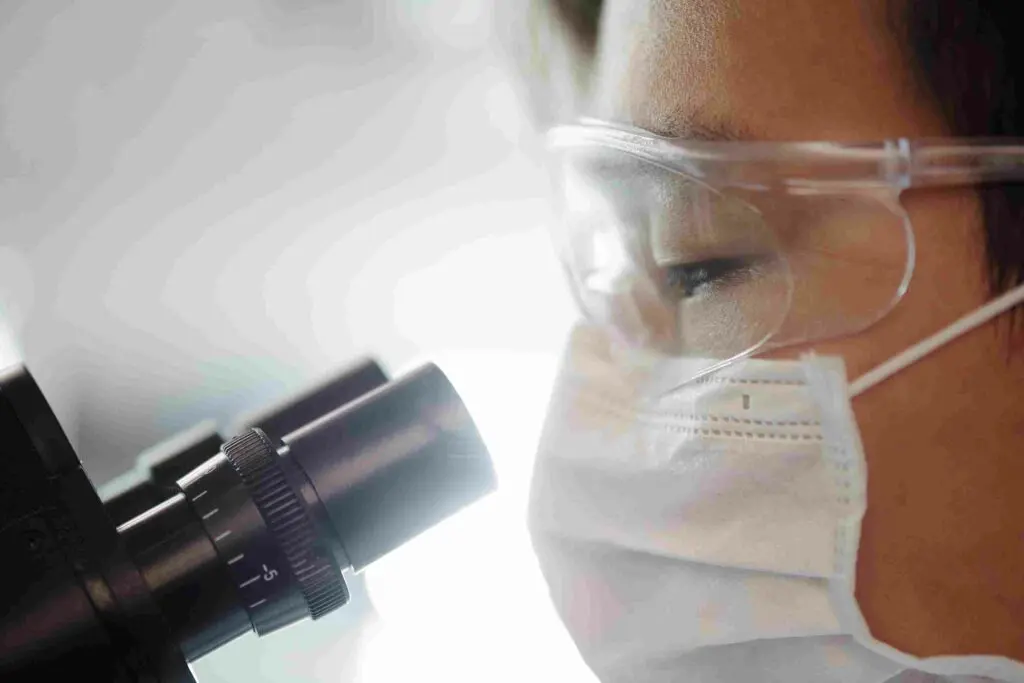 The Pros and Cons of Femto Lasik